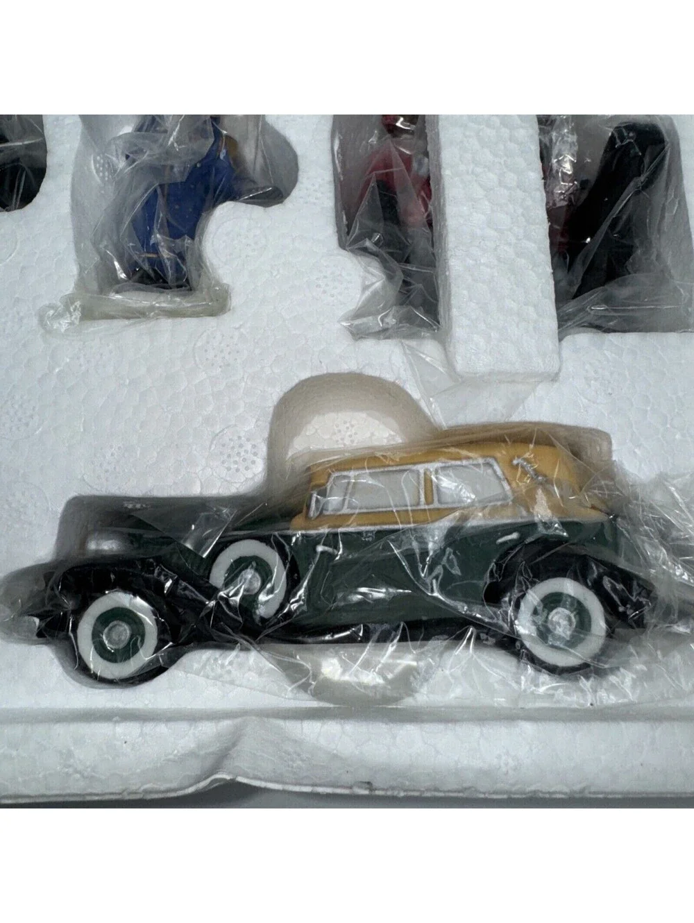 NEW Department 56 Steppin' Put On The Town Heritage Village Dept 58885